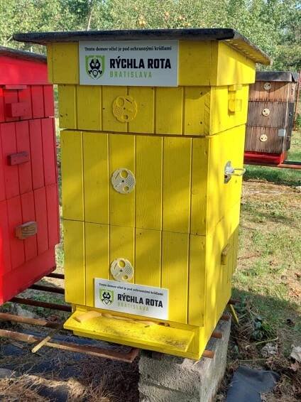 Rýchla rota občianska zodpovednosť vlastný úľ