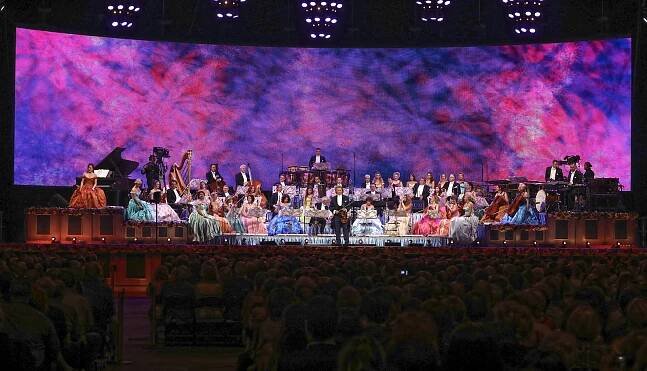 OBRAZEM: André Rieu potěšil české milovníky vážné hudby
