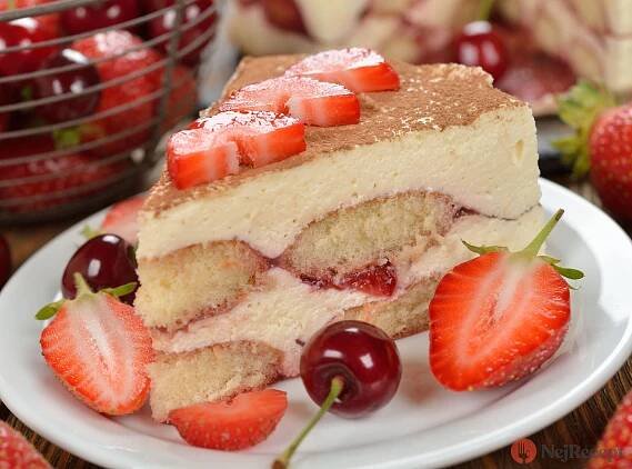 Recept na snadné jahodové tiramisu po česku
