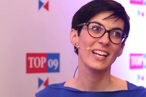 Nová šéfka TOP 09 Pekarová pro Blesk: O výročí Jakeše, manželovi i vytetování loga