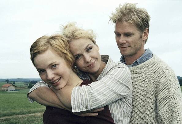 Ein Dorf sucht seinen Mörder - Z filmu - Anna Brüggemann, Claudia Messner, Kai Scheve
