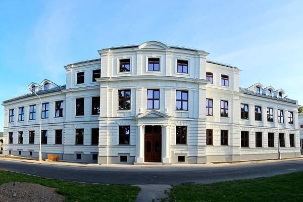 Krnov: Rekonstrukce ZUŠ získala čestné uznání