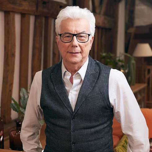 Ken Follett | Writing Bestselling Fiction | BBC Maestro