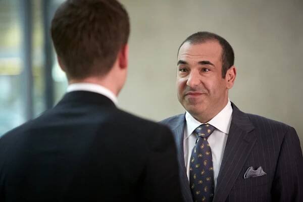 Kravaťáci - Na dluh - Z filmu - Rick Hoffman