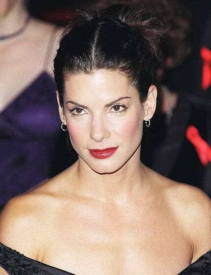 Sandra Bullock Arrives At The 25Th Annual People's Choice Awards In Pasadena, Ca., January 10, 1999. Bullock's Mother, Helga Bullock, Died On Tuesday, April 4, 2000, After A Long Illness