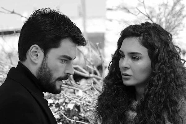 Hercai - Episode 23 - Z filmu - Akın Akınözü, Ebru Şahin