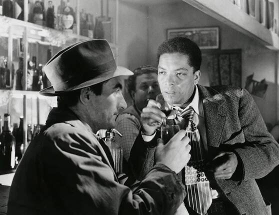 Pool of London - Z filmu - Earl Cameron