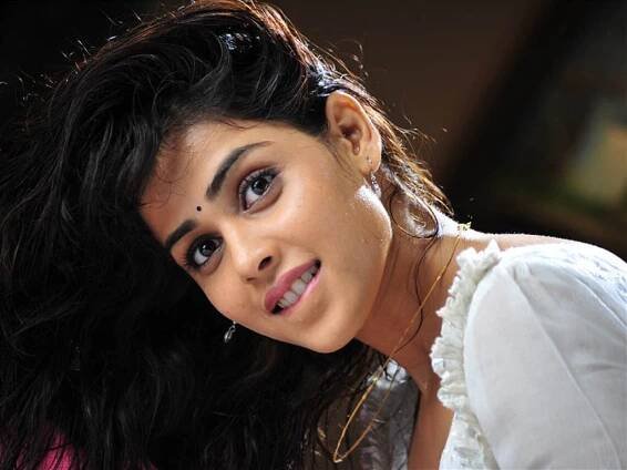 Genelia D'Souza Hot & Sizzling Full HD Pics Pictures Photos