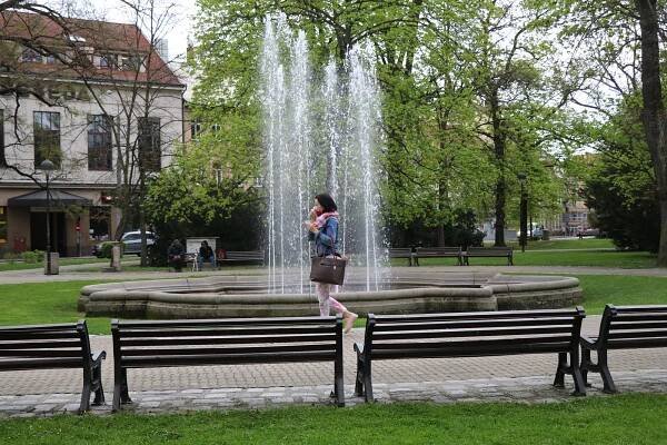 Budějovice nemají jen Samsona. Je tu i Samsonek a Chlapec se žábou