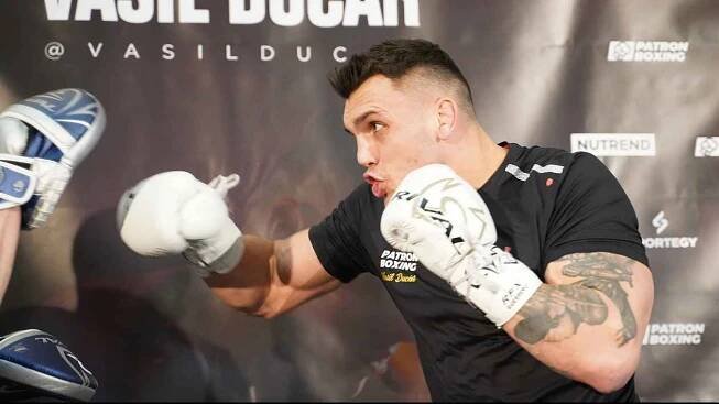 Nejlepší český boxer Vasil Ducár prohrál titulový zápas s Angličanem Jordanem Thompsonem.