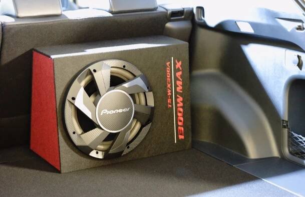 Aktivní subwoofer Pioneer TS-WX300A