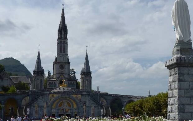 Lourdes, stay in the hautes pyrénées, Hôtels Vinuales