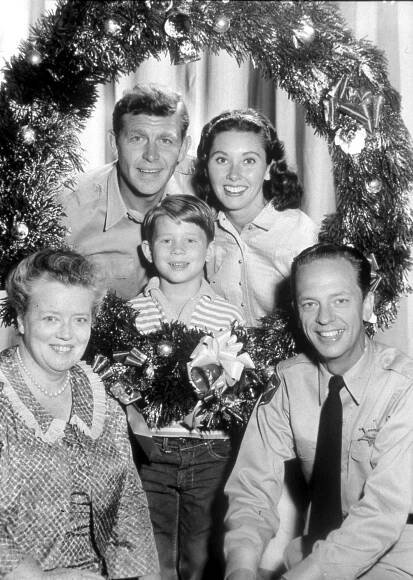 L-R: Frances Bavier, Andy Griffith, Ron Howard, Elinor Donahue and Don Knotts.