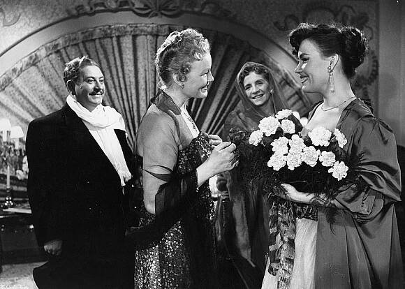 Oiva Sala, Emma Väänänen, Saara Ranin, Leila Lampi - Minä ja mieheni morsian - Z filmu