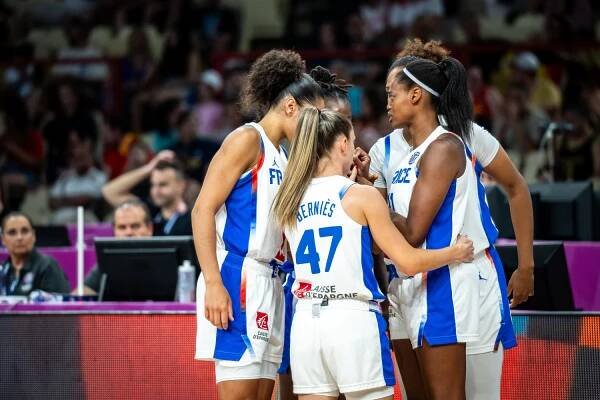 EUROBASKET 2025 - Francie - Španělsko | ZVVZ USK Praha