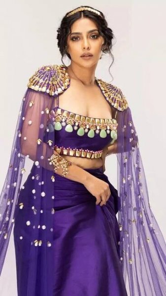 Aishwarya Lekshmi's jaw-dropping pics