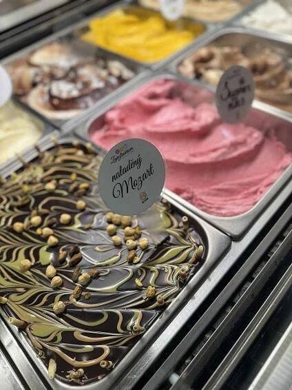 Zmrzlinárium Café Centro v Olomouci vyrábí až 200 druhů zmrzliny