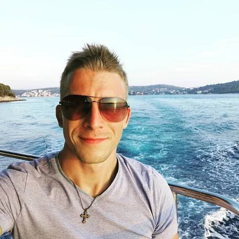 Násilník z Ordinace má nového pejska: Zachránil ho přímo ze silnice!