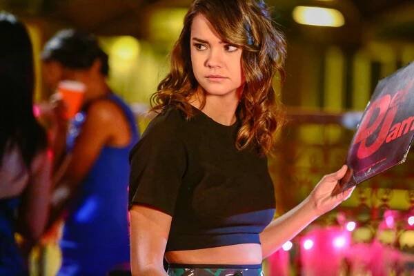 Fosterovi - Šestnáct - Z filmu - Maia Mitchell