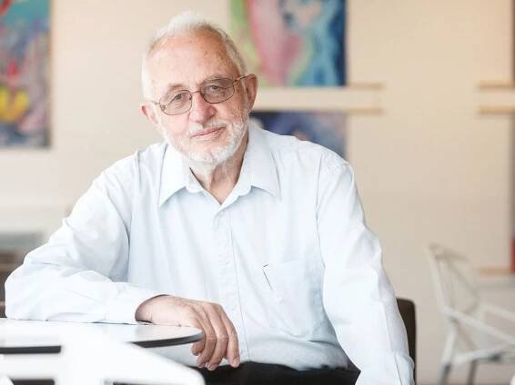 Nejcitovanější český vědec, eso z laboratoře i generál armády chemiků. Josef Michl slaví osmdesátiny