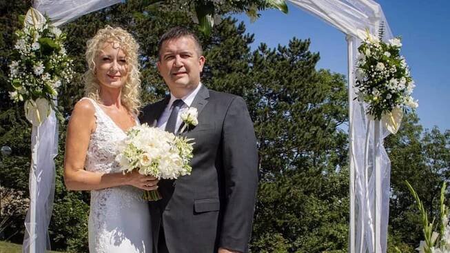 Jan Hamáček strávil líbánky v Česku: S novou ženou se chlubil v lázeňském městě – eXtra.cz