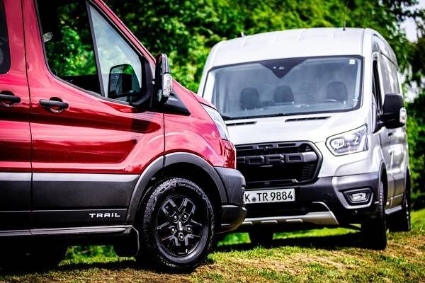 Ford nabízí dodávky s terénními schopnostmi. Vyzkoušeli jsme je v rybářském ráji
