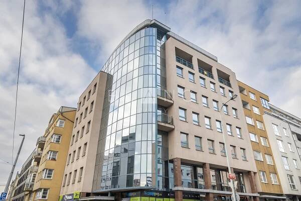 Pronájem kanceláře, 170 m2 – Praha – Vysočany – BLANC Reality