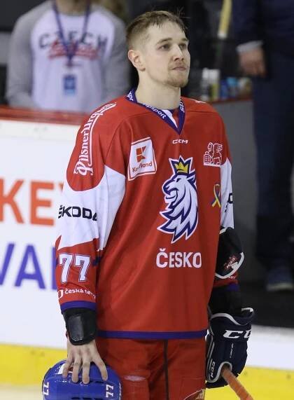 Hokejista Adam Klapka v dresu reprezentace