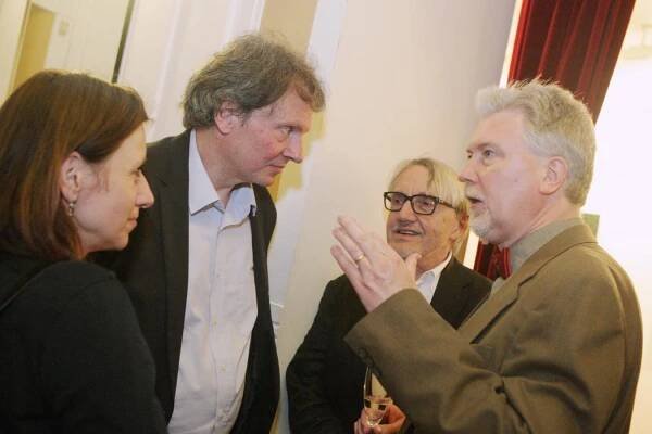 Jiří Nekvasil v rozhovoru se scénografem Petrem Matáskem a režisérem Radovanem Lipusem, foto Jiří Sejkora