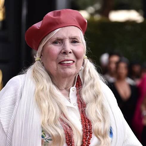 Joni Mitchell, 78, graces stage after nearly 2 decades away