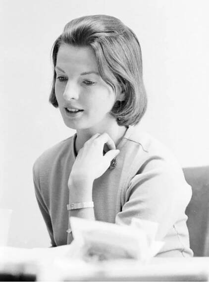 52 Pamela Turner