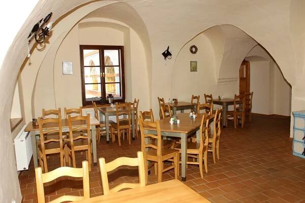 Romantika na zámku: snídaně, bazén se slanou vodou, možnost privátního wellness či apartmá s vířivkou