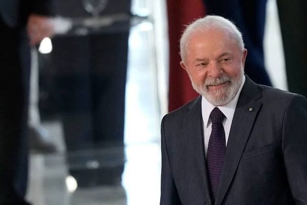 Brazilian President Lula travels to China with hopes for trade and peace