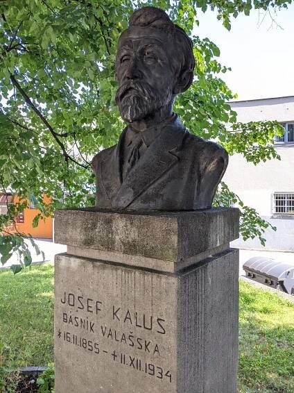 Soubor:Frenštát pod Radhoštěm - busta Josefa Kaluse.jpg – Wikipedie