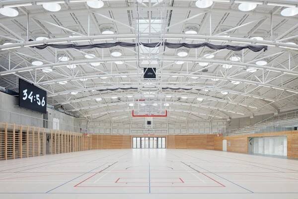 Grand Prix architektů získala sportovní hala v Dolních Břežanech ve tvaru elipsoidu