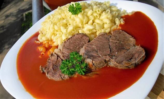Jednoduchá rajská omáčka s hovězím masem