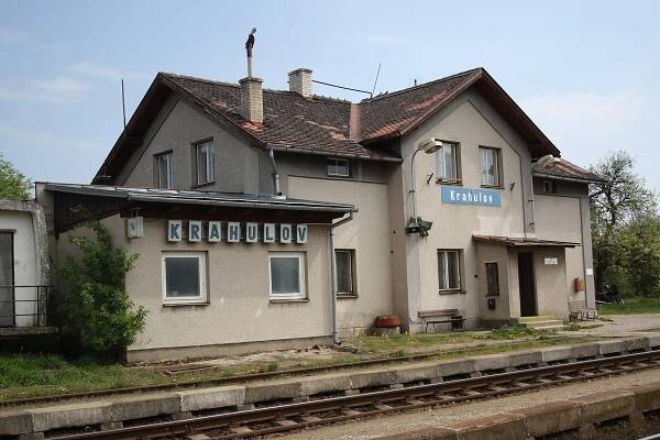 Soubor:Train station in Krahulov, Třebíč District.jpg