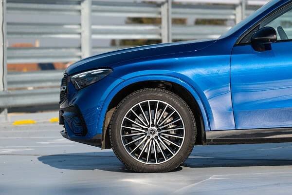 Sen všech cestovatelů: Stovky kilometrů zvládne Mercedes-Benz GLC jako nic
