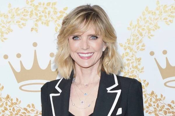 Courtney Thorne-Smith talks working as a teen actress