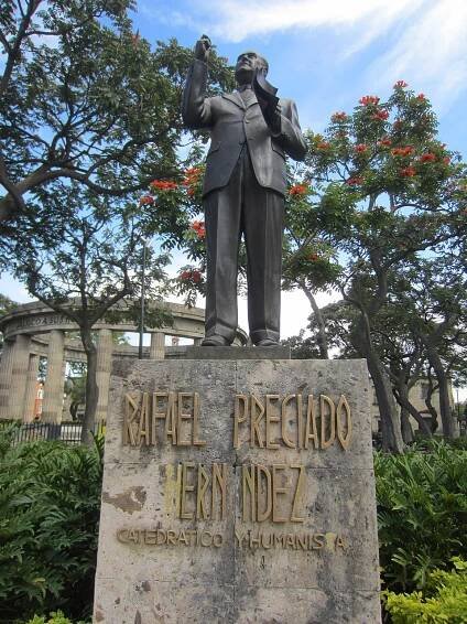 Statue of Rafael Preciado Hernández - Wikipedia