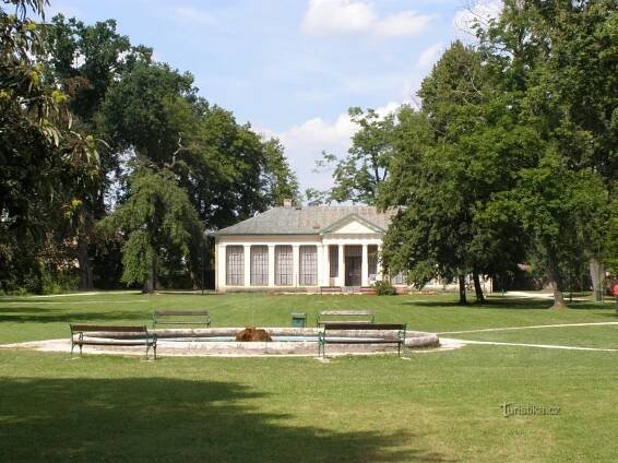 Lázně Bělohrad - zámecký park - Park