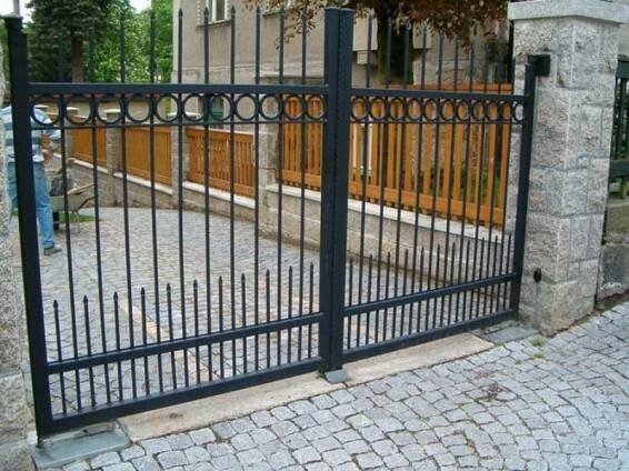 Vjezdové brány privátní - Dvoukřídlé otočné | A-ZET spol. s r.o. Jablonec nad Nisou Liberec Azet - Vrata, Oplocení, Brány