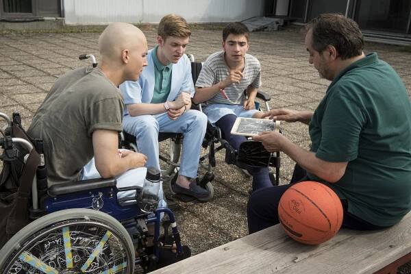 Club der roten Bänder - Sonnenschein - Z filmu - Tim Oliver Schultz, Timur Bartels, Ivo Kortlang, Matthias Brenner