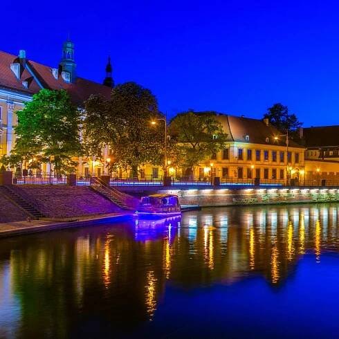 Vratislav: Noční plavba po Starém Městě – vstupenka | GetYourGuide