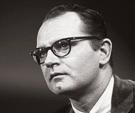 Charles Nelson Reilly Biography - Facts, Childhood, Family Life & Achievements