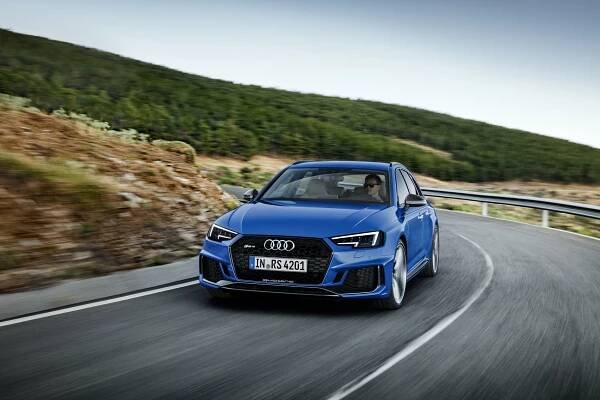 Představení | Audi ve Frankfurtu odhalilo RS4 Avant | Trendy Cars - moderní luxusní auta
