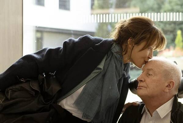 Sophie Marceau and André Dussollier in the movie "Everything Went Fine."