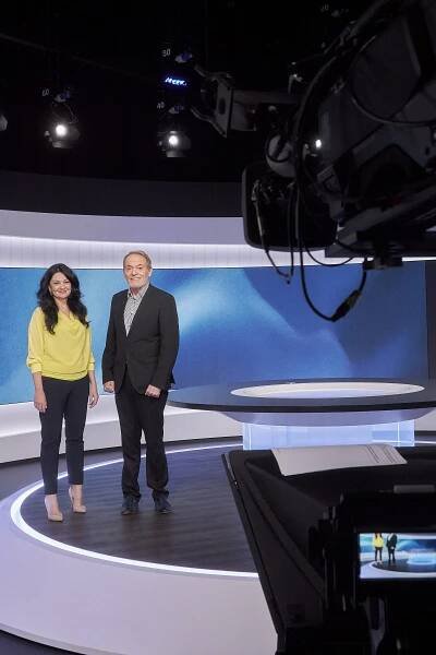 Poznáváte Severu, Charvátovou nebo Adámkovou? Podívejte se, jak se změnili moderátoři Televizních novin