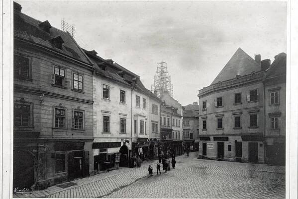 Při otevření létala rajčata. Kontroverzní Velký Špalíček budí emoce už 15 let