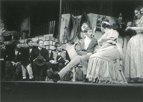 4_Revizor. N. V. Gogol: Revizor (ČK 1967; režie Jan Kačer; Josef Vondráček, Jiří Hrzán, Václav Kotva, Jiří Hálek, Pavel Landovský, Vladimír Pucholt, Helena Růžičková, Jana Břežková)
(foto Miloň Novotný)